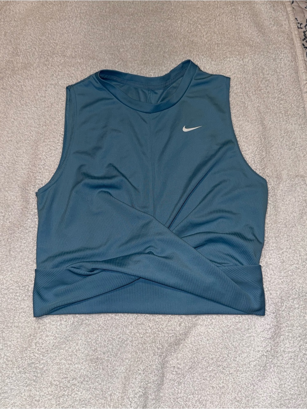Nike Women’s Teal Twist-Front Cropped Tank Top